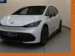 Glacial white metallic Gebraucht 2024 Cupra Born Kleinwagen | 50.980 €