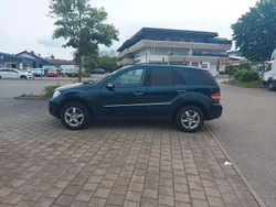 Grün Gebraucht 2006 Mercedes ML320 SUV | 8.800 € (Fairer Preis)