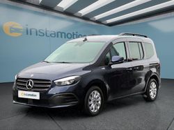 Blau Gebraucht 2024 Mercedes T180 Van / Kleinbus | 33.299 € (Teuer)