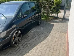 Schwarz Gebraucht 2004 Opel Zafira Van / Kleinbus | 3.500 € (Teuer)