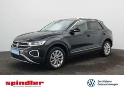 Deep black perleffekt Gebraucht 2024 VW T-Roc Style SUV | 30.281 € (Fairer Preis)