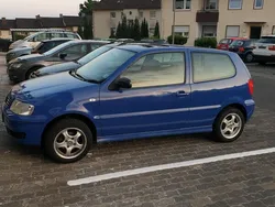 Blau Gebraucht 2000 VW Polo Kleinwagen | 700 € (Guter Preis)