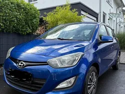 Blau Gebraucht 2013 Hyundai i20 Trend Kleinwagen | 4.590 € (Fairer Preis)