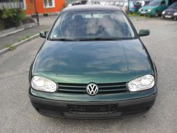 Grün Gebraucht 2000 VW Golf Limousine | 1.450 € (Fairer Preis)