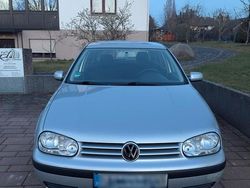 Silber Gebraucht 2001 VW Golf IV Kleinwagen | 2.000 € (Fairer Preis)