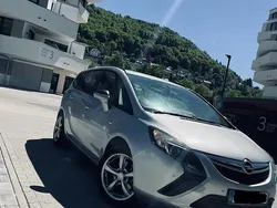 Grau Gebraucht 2015 Opel Zafira Van / Kleinbus | 4.500 €