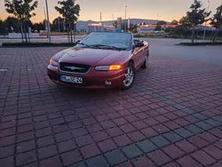 Rot Gebraucht 2000 Chrysler Stratus Cabrio | 850 €