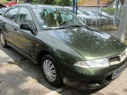 Grün Gebraucht 1997 Mitsubishi Carisma Limousine | 950 € (Guter Preis)