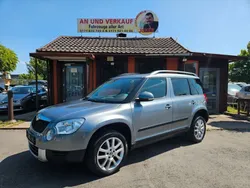 Grau Gebraucht 2011 Skoda Yeti Plus Edition SUV | 7.990 € (Fairer Preis)