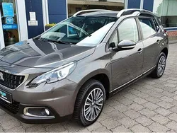 Platinium grau metallic Gebraucht 2018 Peugeot 2008 Active SUV | 11.450 € (Fairer Preis)