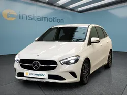 Weiß Gebraucht 2023 Mercedes B200 Van / Kleinbus | 33.099 € (Etwas zu teuer)