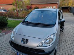 Silber Gebraucht 2005 Peugeot 1007 Kleinwagen | 2.990 € (Fairer Preis)
