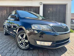Schwarz Gebraucht 2015 Skoda Rapid Ambition Kombi | 8.280 € (Fairer Preis)