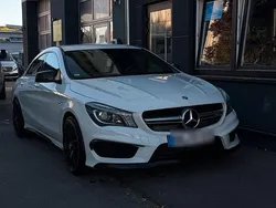 Weiß Gebraucht 2015 Mercedes CLA45 AMG AMG Limousine | 31.999 €