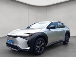 Silber Neu 2025 Toyota bZ4X SUV | 39.490 € (Etwas zu teuer)