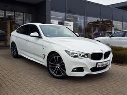 Weiß Gebraucht 2018 BMW 330 M Sport Limousine | 31.451 €