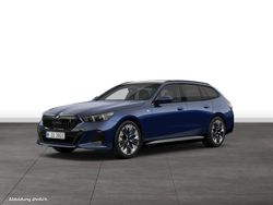 Blau Gebraucht 2025 BMW i5 M Sport Kombi | 68.840 € (Fairer Preis)