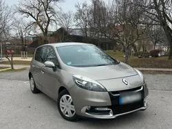 Braun Gebraucht 2012 Renault Scénic III Van / Kleinbus | 4.650 € (Fairer Preis)