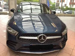 Blau Gebraucht 2021 Mercedes A250 AMG line Limousine | 27.480 € (Fairer Preis)