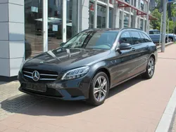 Olivgrünmetallic Gebraucht 2019 Mercedes C300 Avantgarde Kombi | 25.480 € (Fairer Preis)