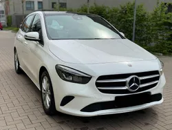 Weiß Gebraucht 2019 Mercedes B250 Van / Kleinbus | 22.499 € (Superpreis)