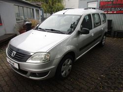 Silber Gebraucht 2011 Dacia Logan MCV Lauréate Kombi | 5.999 € (Teuer)