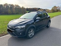 Schwarz Gebraucht 2023 Dacia Sandero Expression Limousine | 15.000 €