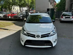 Weiß Gebraucht 2014 Toyota Verso Comfort Van / Kleinbus | 9.490 € (Guter Preis)