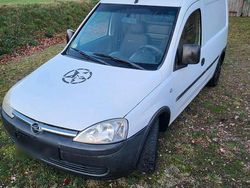 Weiß Gebraucht 2003 Opel Combo | 2.200 €