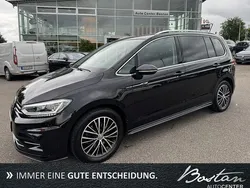 Schwarz metallic Gebraucht 2020 VW Touran Highline Van / Kleinbus | 26.900 € (Superpreis)
