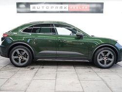 Grün Gebraucht 2025 Porsche Macan 4 Electric SUV | 76.880 € (Guter Preis)