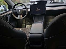 Grau Gebraucht 2023 Tesla Model Y RWD SUV | 41.000 € (Teuer)