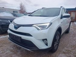 Weiß Gebraucht 2018 Toyota RAV4 Hybrid Team SUV | 17.899 € (Fairer Preis)