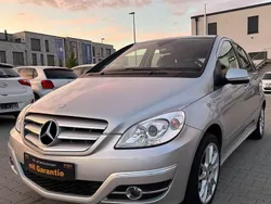Silber Gebraucht 2011 Mercedes B200 Van / Kleinbus | 8.450 € (Fairer Preis)