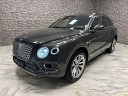 Grau Gebraucht 2016 Bentley Bentayga SUV | 89.990 €