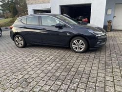 Schwarz Gebraucht 2016 Opel Astra Edition Limousine | 7.000 € (Guter Preis)