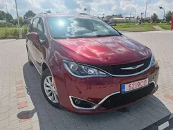 Rot Gebraucht 2018 Chrysler Pacifica SUV | 15.900 € (Guter Preis)