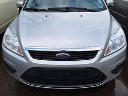 Silber Gebraucht 2011 Ford Focus Kombi | 2.200 € (Guter Preis)