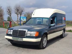 Grün Gebraucht 1992 Mercedes E250 Kombi | 15.690 €