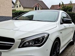 Weiß Gebraucht 2019 Mercedes CLA45 AMG Shooting Brake AMG Kombi | 33.900 € (Fairer Preis)