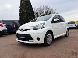 Cool white Gebraucht 2012 Toyota Aygo Connect Style Kleinwagen | 3.950 € (Fairer Preis)