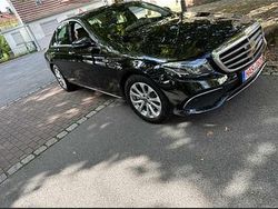Schwarz Gebraucht 2017 Mercedes E250 Limousine | 19.500 € (Fairer Preis)