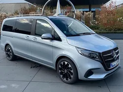 Silber Gebraucht 2024 Mercedes V250 Style Van / Kleinbus | 61.900 € (Fairer Preis)