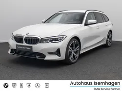 Alpinweiss uni300schwarz Gebraucht 2022 BMW 330 Sport Line Limousine | 35.999 € (Guter Preis)