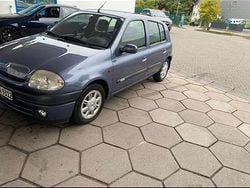 Violet Gebraucht 2000 Renault Clio II Kleinwagen | 2.700 €