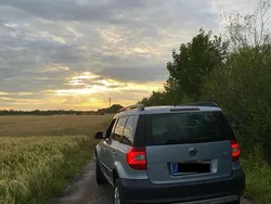 Silber Gebraucht 2012 Skoda Yeti SUV | 7.990 €