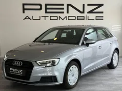 Silber Gebraucht 2017 Audi A3 Sportback Basis Limousine | 12.900 € (Fairer Preis)
