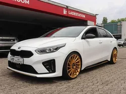 Weiß Gebraucht 2020 Kia ProCeed GT-Line Kleinwagen | 20.970 € (Etwas zu teuer)