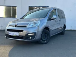 Grau Gebraucht 2017 Citroën Berlingo Van / Kleinbus | 10.480 € (Fairer Preis)