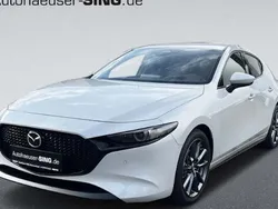 Weiß Gebraucht 2025 Mazda 3 Exclusive-Line Limousine | 29.790 € (Superpreis)